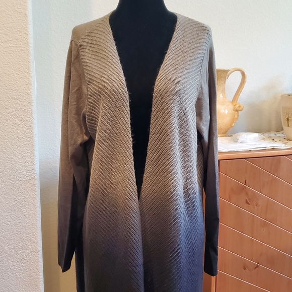Gray and black ombre cardigan - Picture 7 of 12